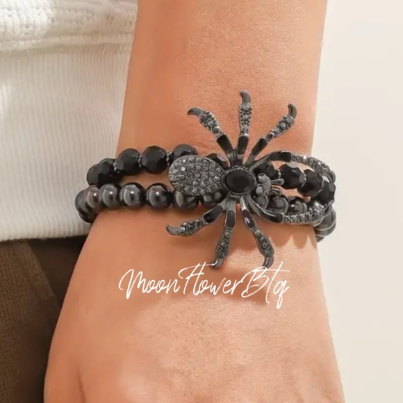 Gothic Rhinestone Spider Beaded Bracelet - Picture 2 of 4